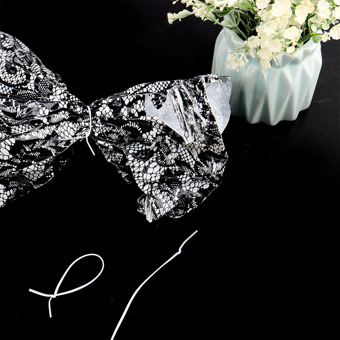 Harfington 130pcs 150mm x 2mm White Plastic Coated Metal Cord Data Cable Binding Organizer Bags Packaging Wire Twist Ties