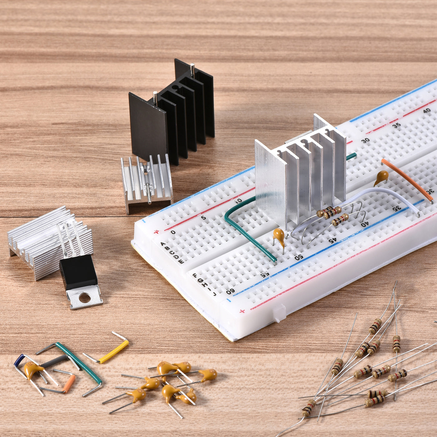 Harfington 16x15x10mm TO-220 Aluminum Heatsink for Cooling MOSFET Transistor Diodes with a Support Pin 20pcs
